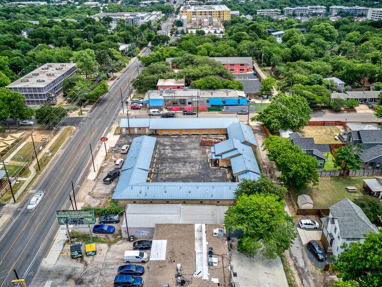 More Photos Of 2627 Manor Rd, Austin Hotel For Sale