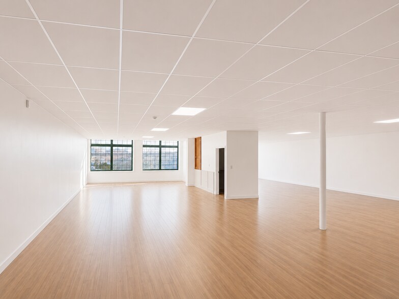 More Photos Of 369 Bank St, New London Storefront Retail Residential For Lease