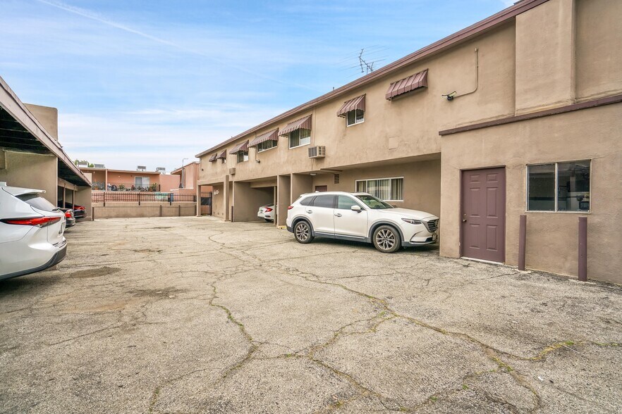 More Photos Of 6225 Reseda Blvd, Tarzana Apartments For Sale