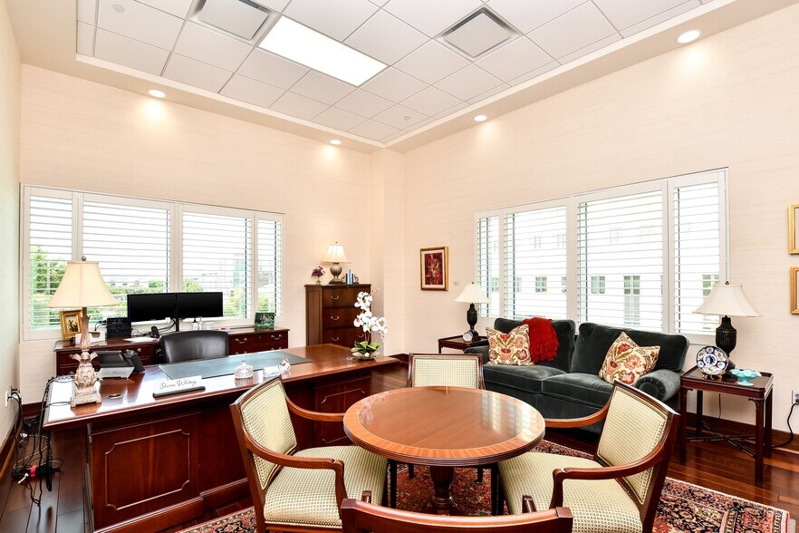 More Photos Of 306 E North St, Greenville Office For Lease
