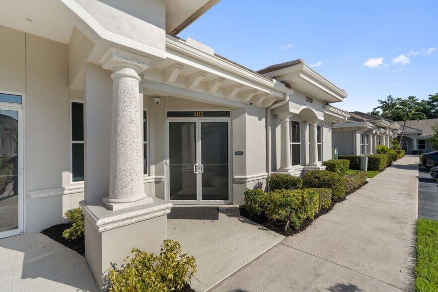 More Photos Of 13730 Cypress Terrace Cir, Fort Myers Medical For Sale