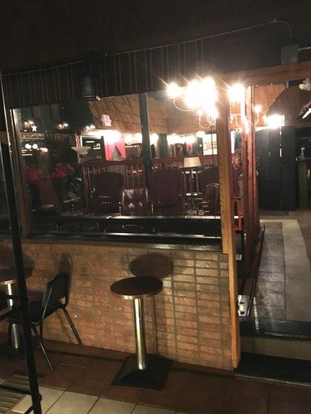 More Photos Of 304-308 N Burdick St, Kalamazoo Bar For Sale