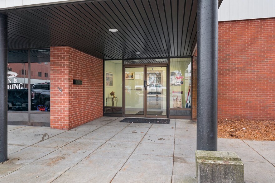 More Photos Of 20 S Main St, Manchester Freestanding For Lease