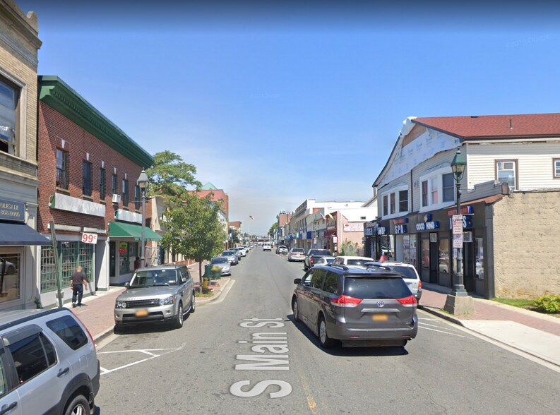 More Photos Of 87-89 S Main St, Freeport Apartments For Lease