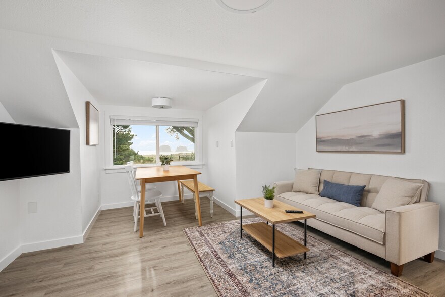 More Photos Of Ocean Rogue Inn, Rockaway Beach Hospitality For Sale