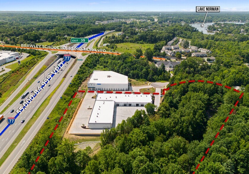 More Photos Of 137 Ebert Lane, Mooresville Flex For Lease