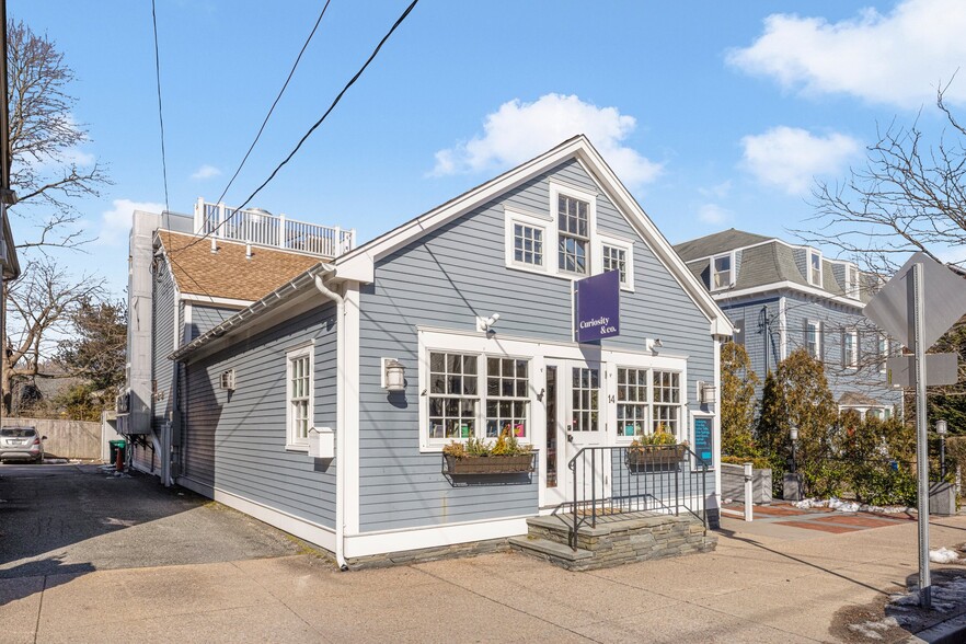 Primary Photo Of 14 Narragansett Ave, Jamestown Restaurant For Lease