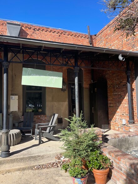 More Photos Of 126 N 8th St, Midlothian Storefront For Lease