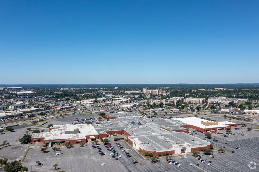 More Photos Of 1701 McFarland Blvd E, Tuscaloosa Storefront For Lease