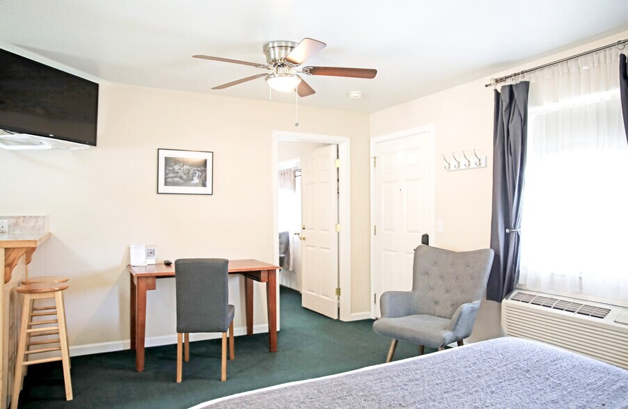 More Photos Of 816 W Main St, Grass Valley Hotel For Sale