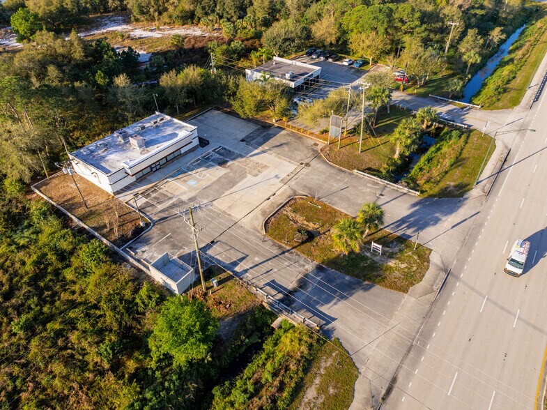 More Photos Of 8801 20th St, Vero Beach Convenience Store For Lease