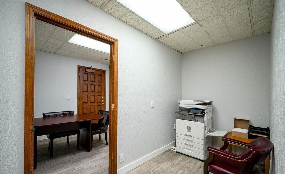 More Photos Of 456 Fulton St, Peoria Office For Sale