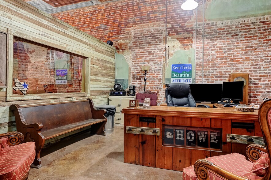 More Photos Of 101 Haning, Howe Storefront For Sale