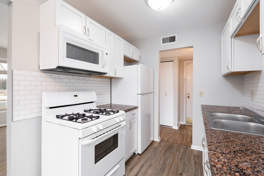 More Photos Of 2220 W 98th St, Bloomington Apartments For Sale