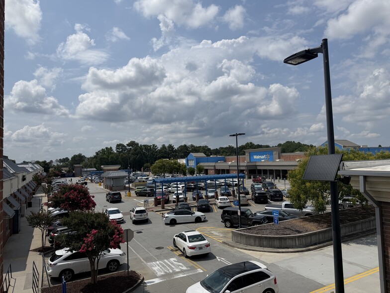 More Photos Of Peachtree Industrial Blvd @ SEC Peachtree Industrial & Chamblee, Chamblee Unknown For Lease