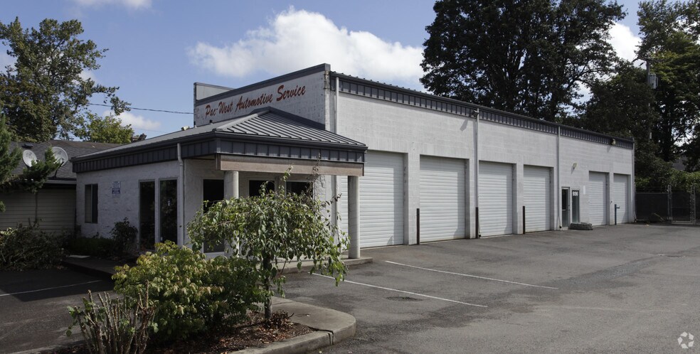 More Photos Of 930 Commercial St NE, Salem General Retail For Sale