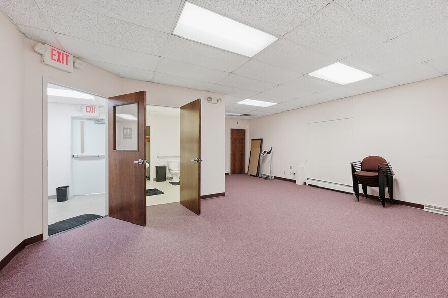 More Photos Of 4074 Hoover Rd, Grove City Office For Lease