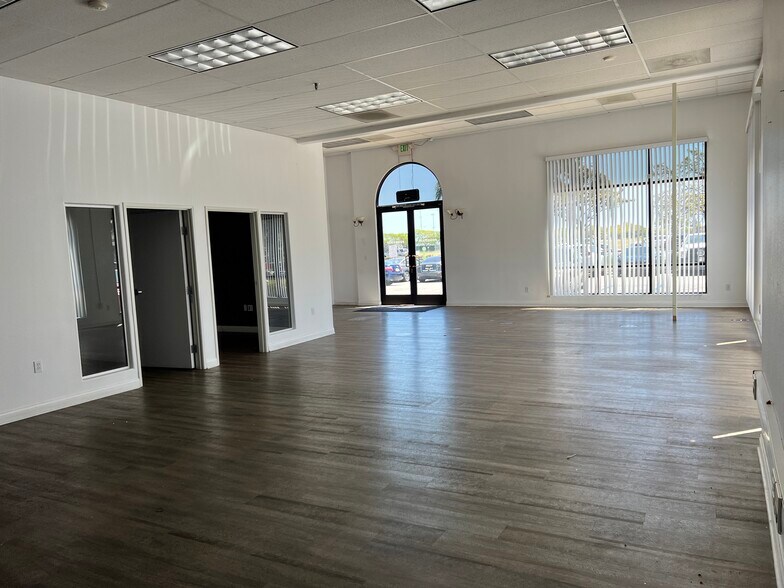 More Photos Of 111-195 E Gonzales Rd, Oxnard Unknown For Lease