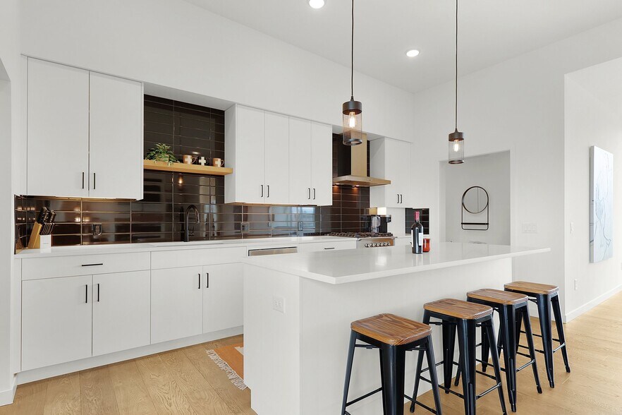 More Photos Of 1375 N Wygant ST, Portland Apartments For Sale