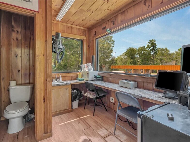 More Photos Of 611 Tenaha St, Center Carwash For Sale