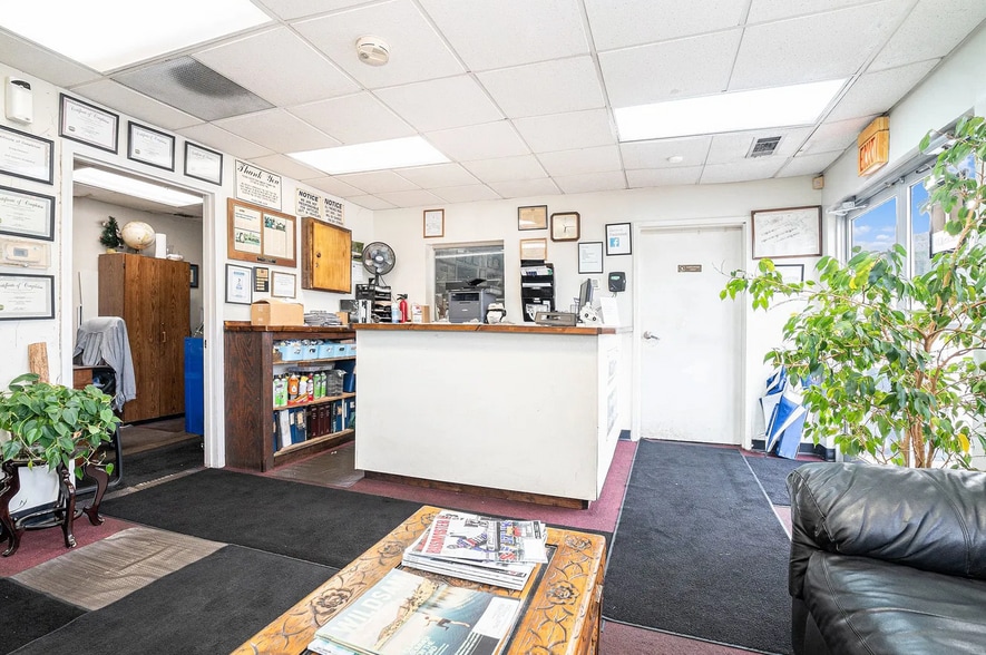 More Photos Of 5965 Memorial Dr, Stone Mountain Auto Repair For Sale