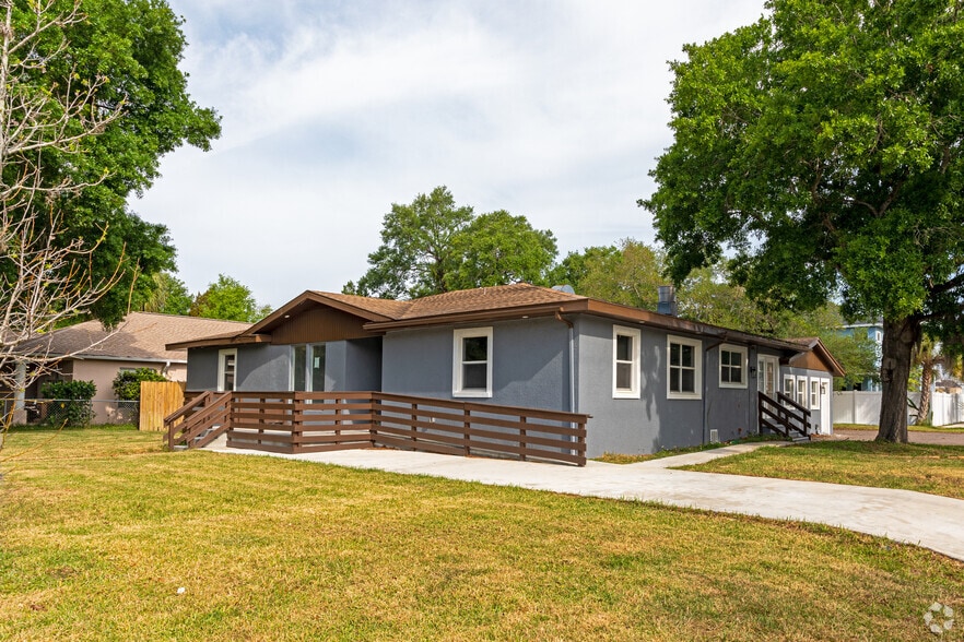Primary Photo Of 3901 W Platt St, Tampa Assisted Living For Sale