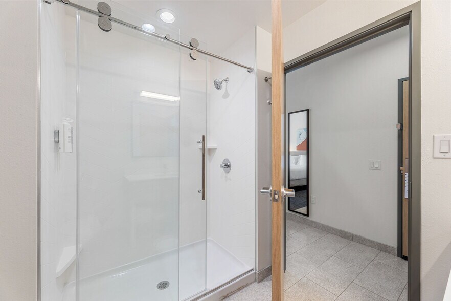 More Photos Of 5356 Roan Rd, Garland Hotel For Sale