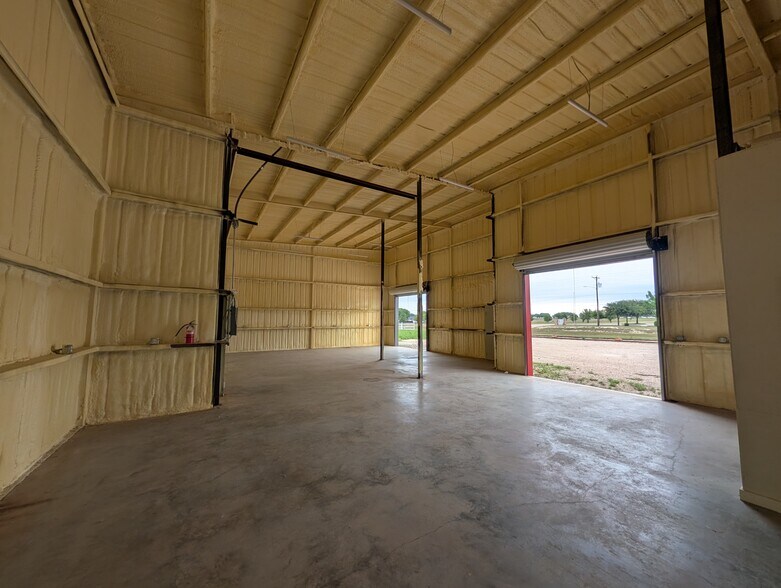 More Photos Of 6854 Old Lorena Rd, Lorena Light Manufacturing For Sale