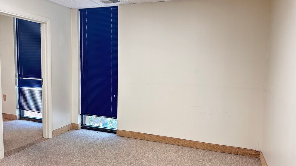 More Photos Of 155 Maple St, Springfield Medical For Lease