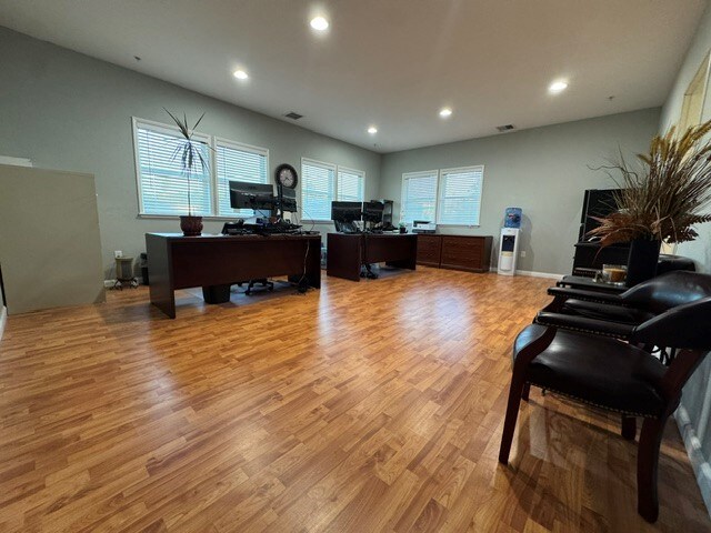 More Photos Of 344 Division St, Pleasanton Medical For Lease