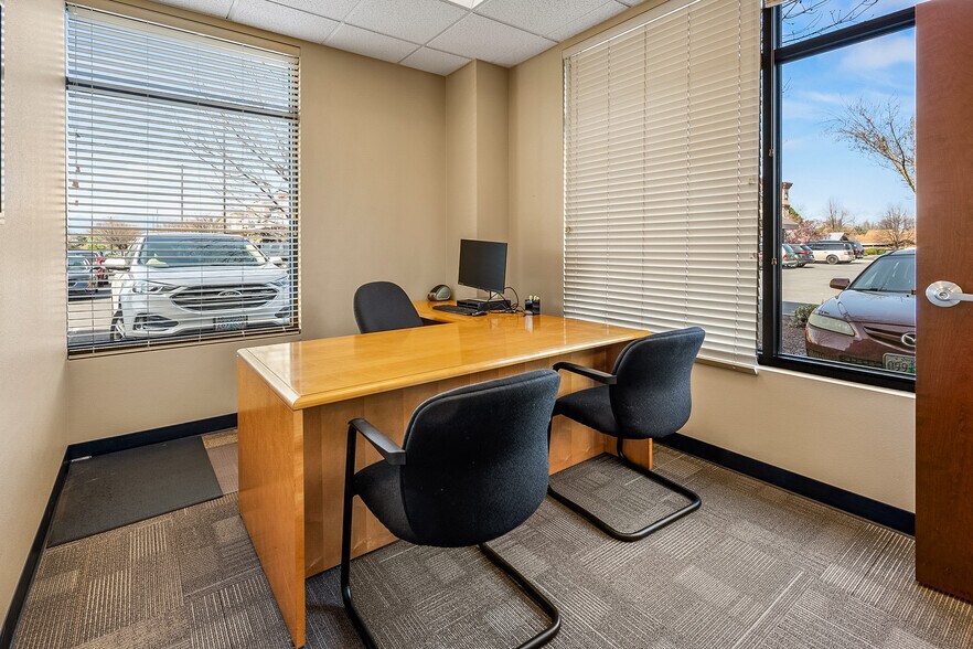 More Photos Of 1301 Poplar Dr, Medford Medical For Lease