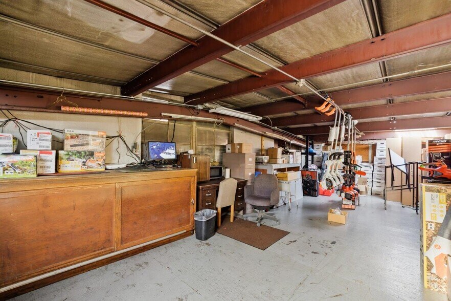 More Photos Of 9800 S Congress St, New Market Auto Repair For Sale