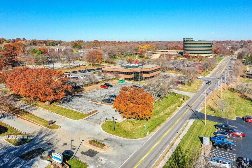 More Photos Of 1010 N 96th St, Omaha Office For Sale