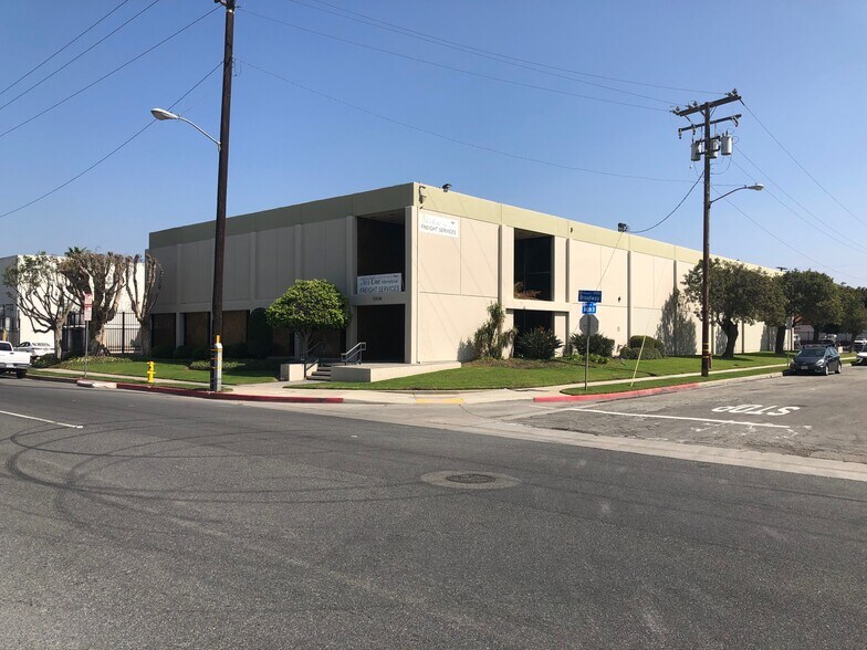 Primary Photo Of 13936 S Broadway, Los Angeles Distribution For Lease