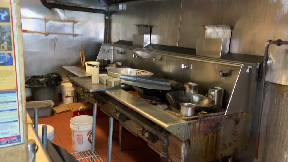 Primary Photo Of 222 Malcolm X Blvd, Brooklyn Storefront Retail Residential For Lease