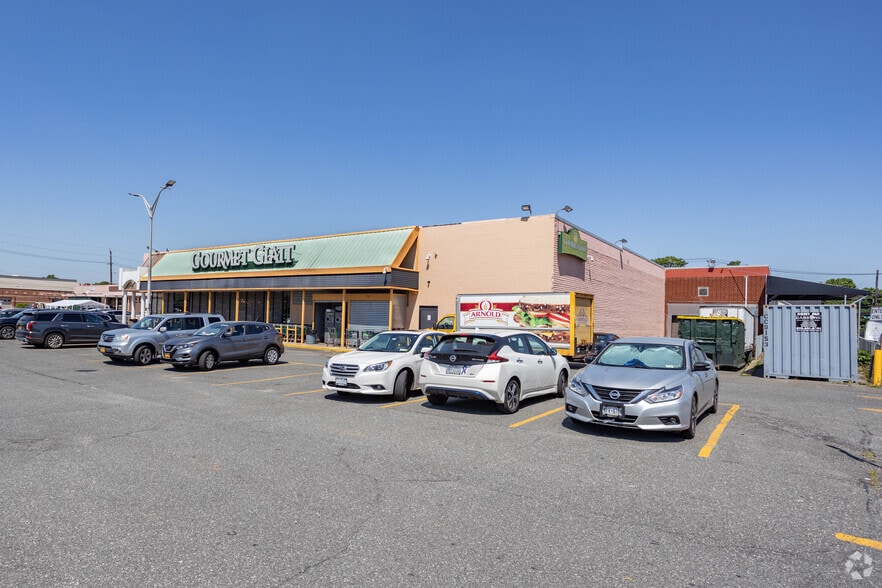 More Photos Of 1000-1030 Railroad Ave, Woodmere Storefront For Lease