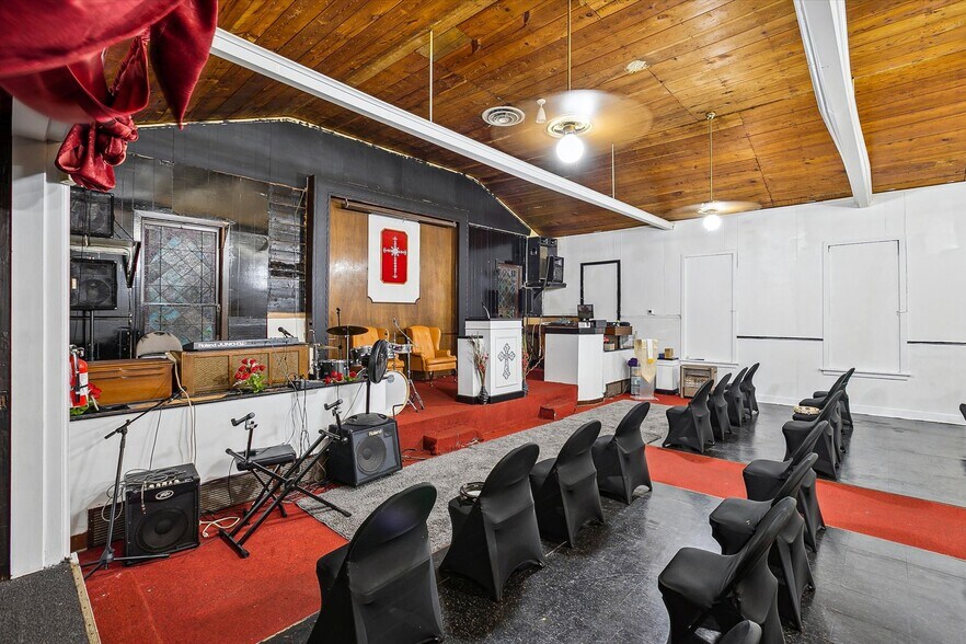 More Photos Of 3428 Littlejohn Ave, Fort Worth Religious Facility For Sale