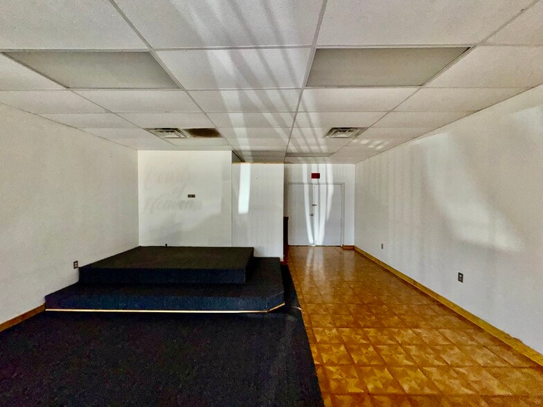 More Photos Of 2419 N Fayetteville St, Asheboro Unknown For Lease