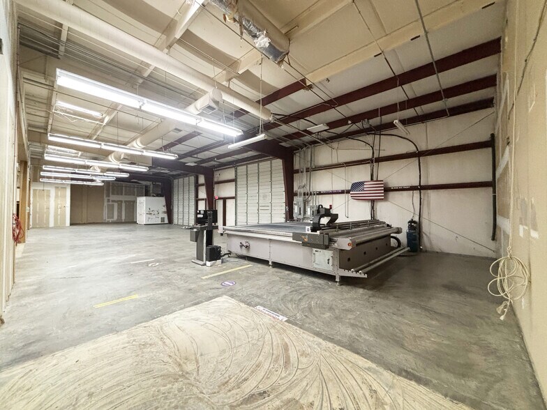 More Photos Of 6220 Hacker Bend Ct, Winston-Salem Flex For Lease