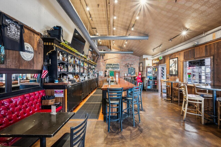 More Photos Of 460 - 464 1st St E, Sonoma General Retail For Sale