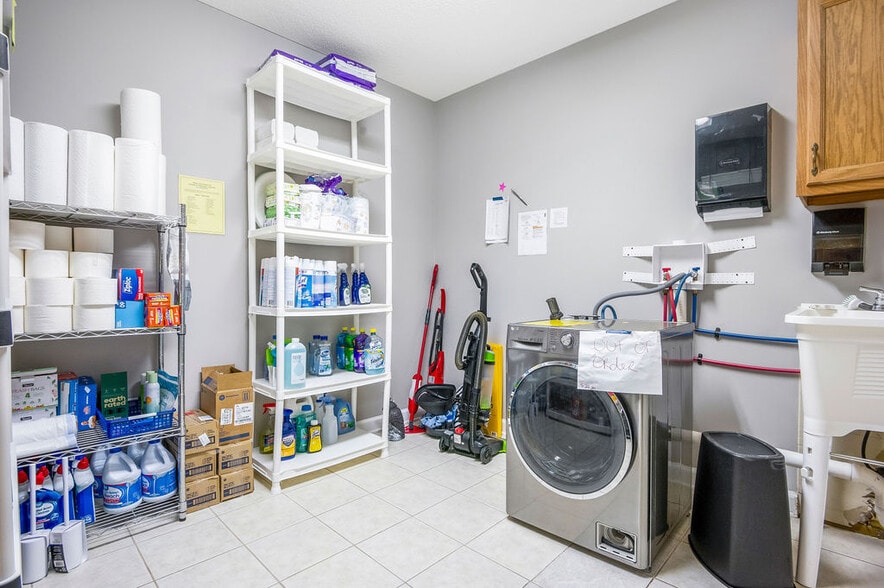 More Photos Of 217-219 Station St, Jacksonville Medical For Sale