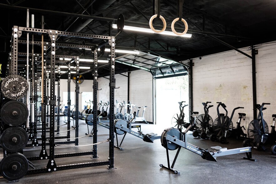 More Photos Of 608 S Jennings Ave, Fort Worth Office For Lease