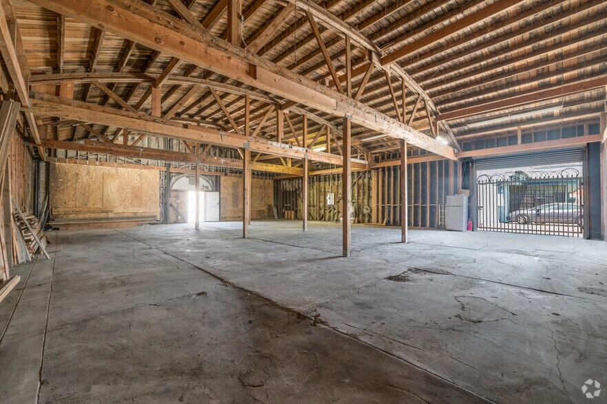 More Photos Of 1808 Firestone Blvd, Los Angeles Light Distribution For Sale