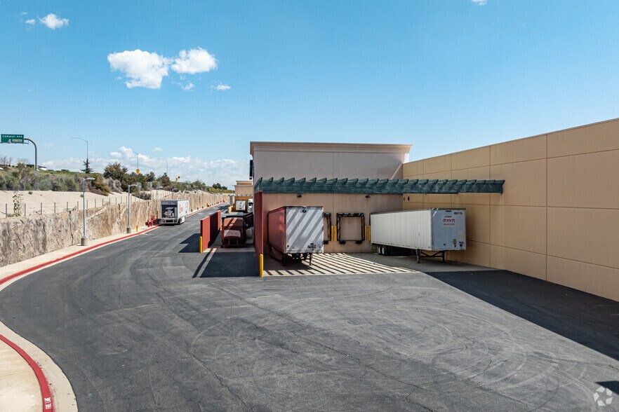 More Photos Of 1931-1941 Campus Ave, Upland Unknown For Lease