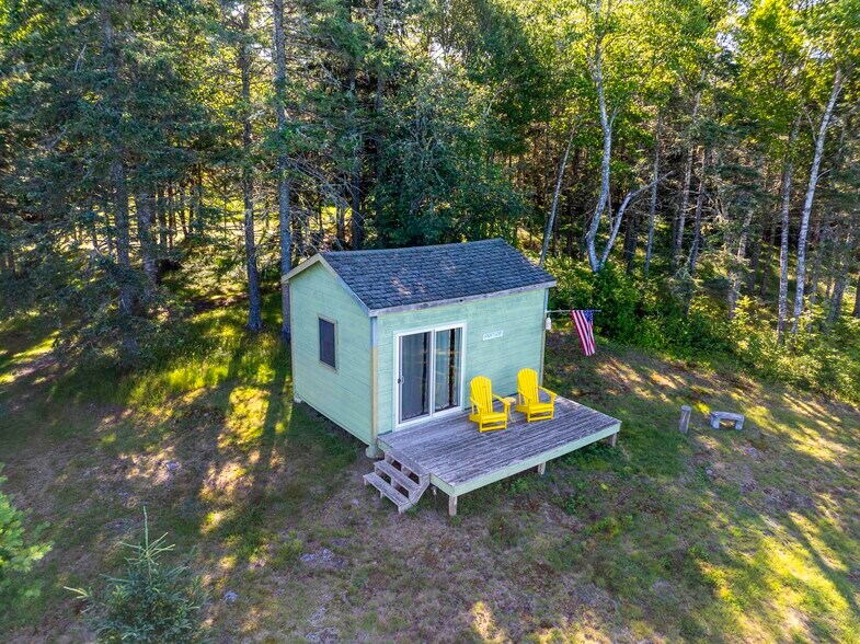 More Photos Of 54 Toll Bridge Rd, Eastport Hotel For Sale