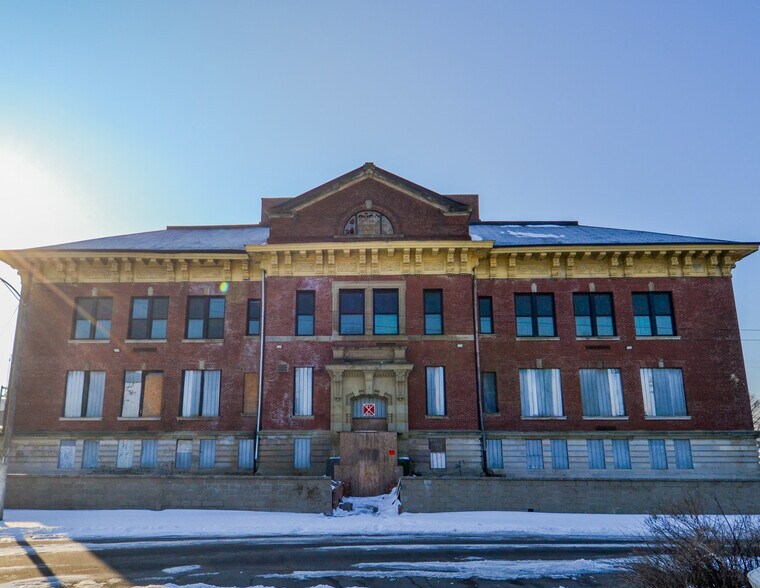 More Photos Of 725 Bellows Ave, Columbus Office Residential For Sale