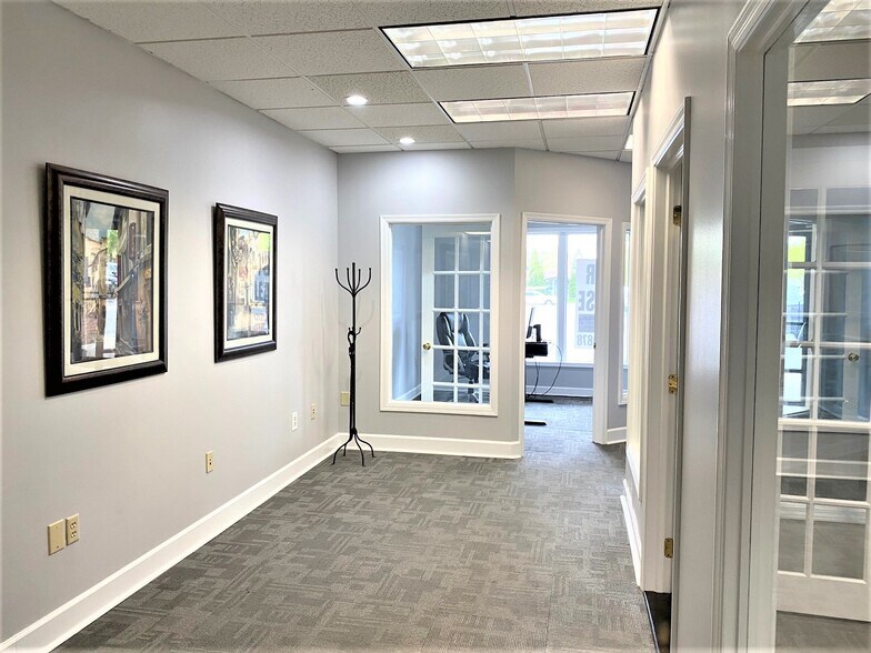 More Photos Of 254 E Carmel Dr, Carmel Office For Lease