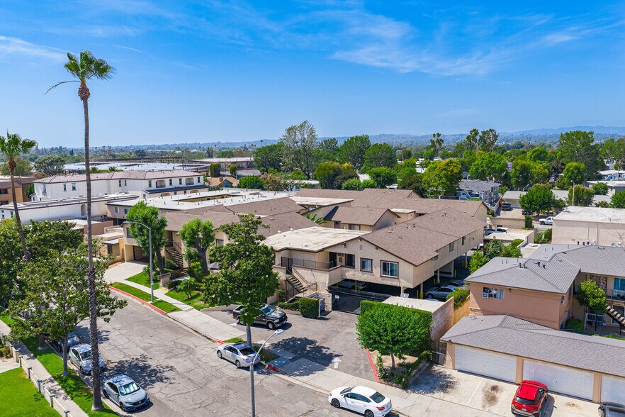 More Photos Of 918 Romneya Dr, Anaheim Apartments For Sale
