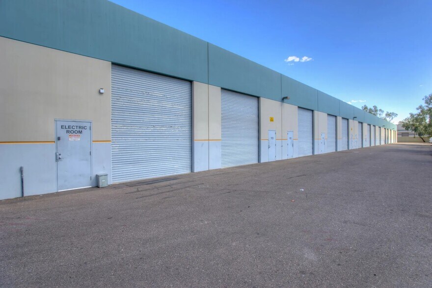 More Photos Of 1750 S Los Feliz Dr, Tempe Distribution For Lease