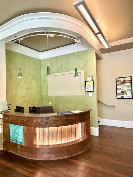 More Photos Of 34 New Orleans Rd, Hilton Head Island Office For Sale